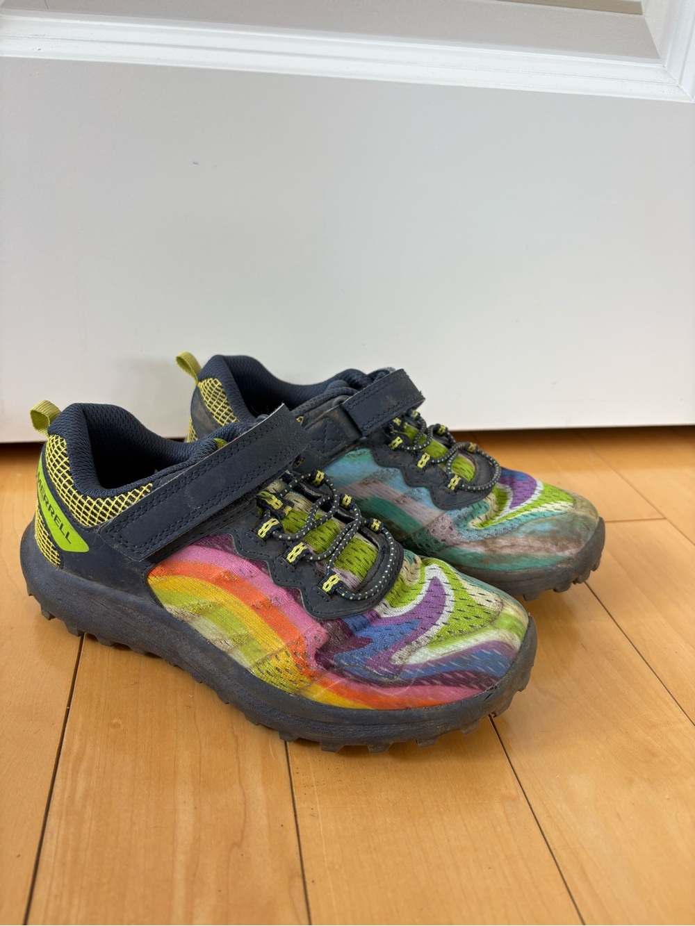 Merrell Rugged Rainbow Kids Running Shoes with Velcro no Tying